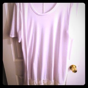 Soft white cotton with lace hem